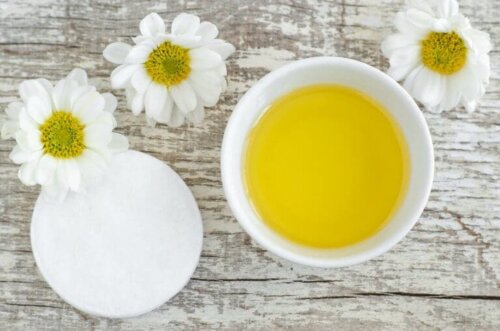 Olje i to forskjellige skåler