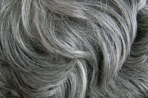 Ifølge en studie forårsaker stress grått hår