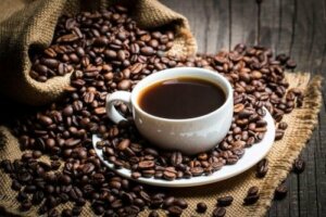 Hva sier vitenskapen om koffein?