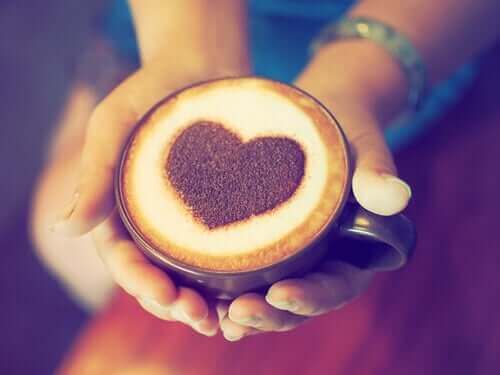 Forholdet mellom inntak av kaffe og hjerteinfarkt