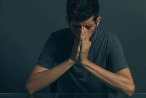 En mann som er oppgitt