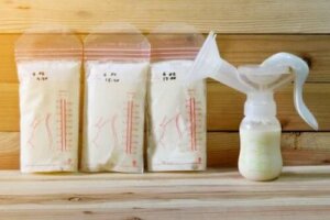 Slik oppbevarer du morsmelk