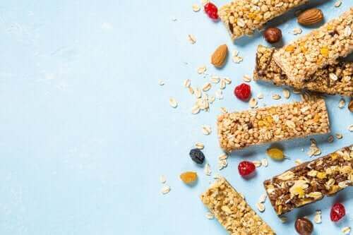 Lær hvordan du lager glutenfrie müslibarer