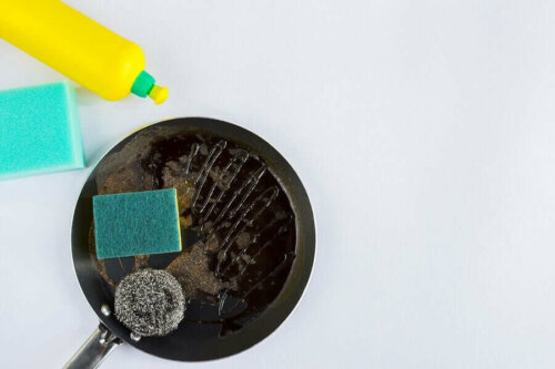 Fire raske triks for å rengjøre gryter og stekepanner