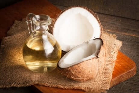 kroppsskrubber for tørr hud: Kokosoljeskrubb