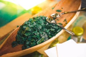 5 forholdsregler og kontraindikasjoner før du tar spirulina