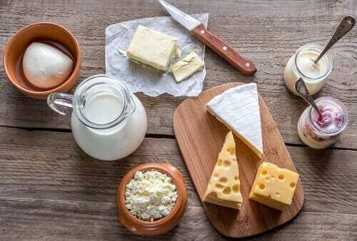 Melk eller meieriprodukter