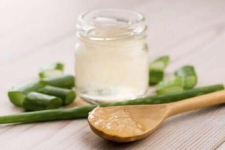 Aloe vera- og honningjuice for å behandle ulcerøs kolitt