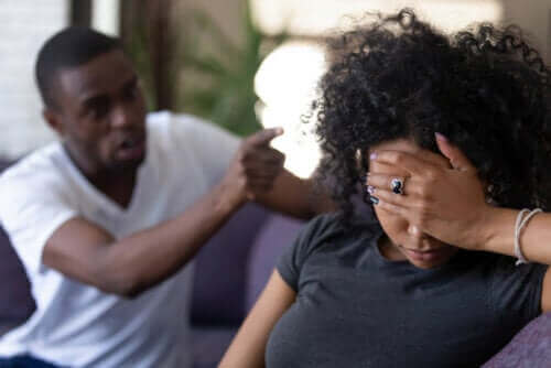 Hva skal du gjøre hvis partneren din er verbalt voldelig?