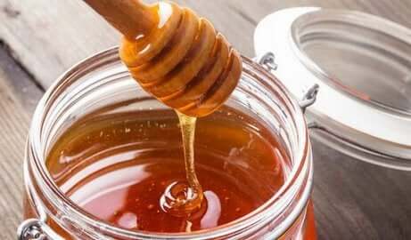 Stimulerende medisindrikk med honning