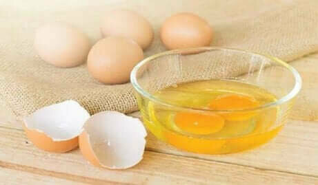 5. Naturlige hårmasker: Egg og kokosolje