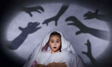 Barn redd for mørket