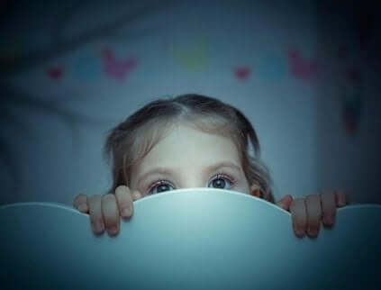 Redd jente - overvinne frykten mot mørket