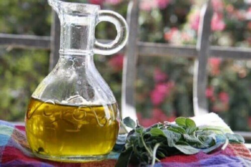 Oregano og olivenolje.