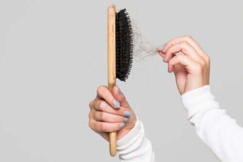 Tips om hvordan du kan rengjøre hårbørsten din