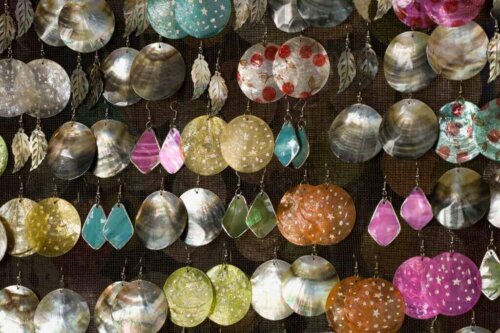 Måter å bruke neglelakk på.