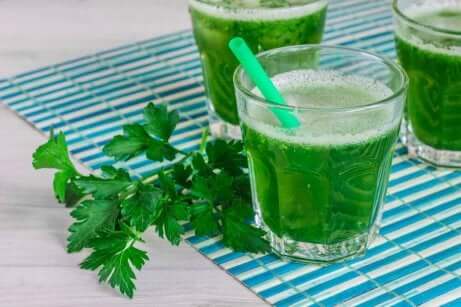 Persillesmoothie for å avgifte kroppen din helt