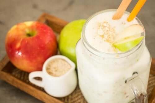 Smoothie med eple og havre