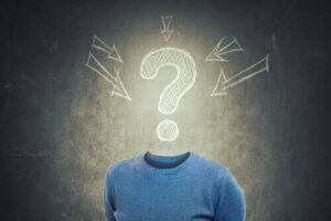 Hva er konfabulasjoner og hvorfor oppstår de?