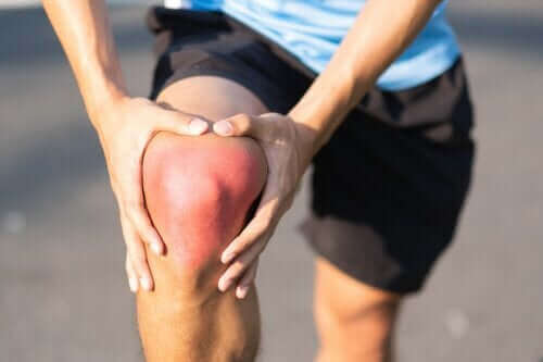 Leddbåndskader i kneet: Årsaker, symptomer og anbefalinger