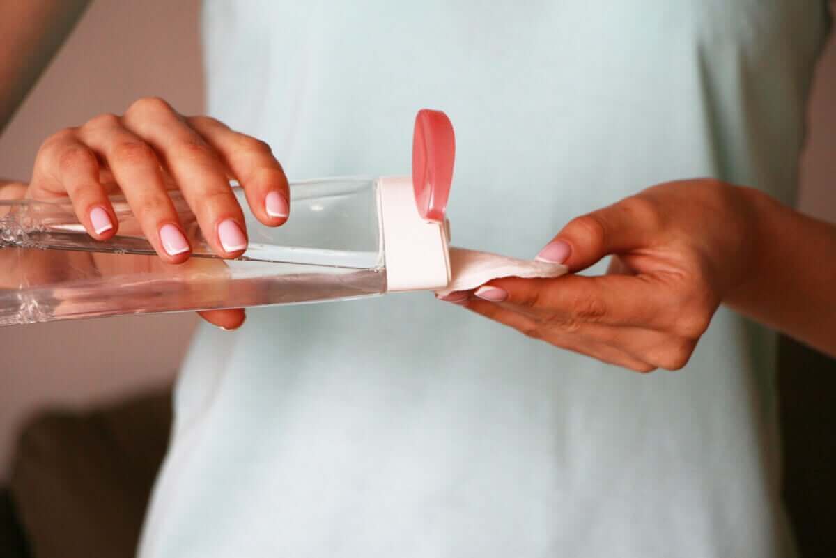 micellært vann på flaske