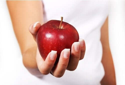 De vanlige produktene som-et eple kan være skadelig.