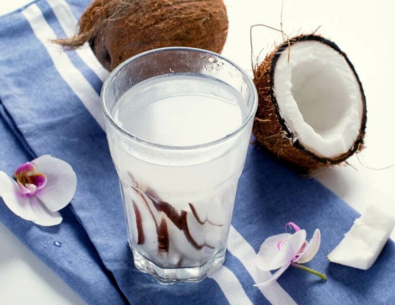 De 8 fantastiske fordelene med kokosnøttvann