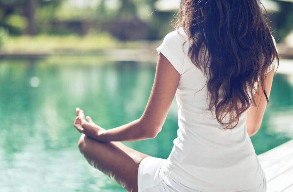 De tre beste yogastillingene for bekkenhelsen din