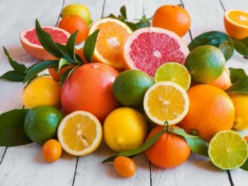 Sitrusfrukter.