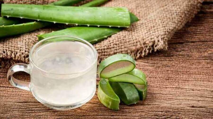 Aloe vera-drikk som kan brukes til å behandle spiserørsbetennelse