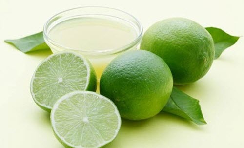 Sitrusfrukt og juice i en bolle