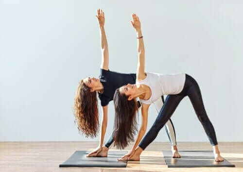 Kan yoga virkelig hjelpe mot slitasjegikt?