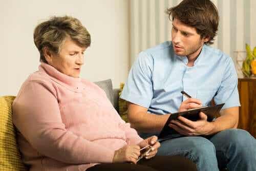 En kvinne med demens.