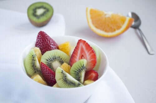 Hvilke frukter inneholder færrest karbohydrater?