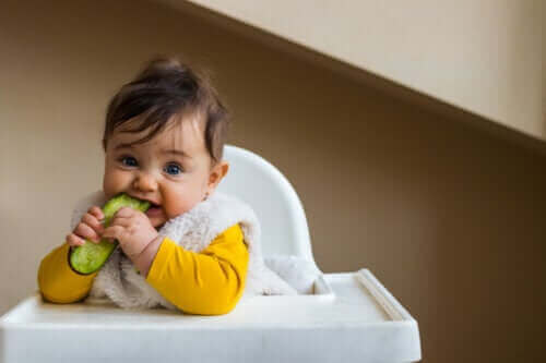 Når og hvordan legger du agurk til babyens kosthold?
