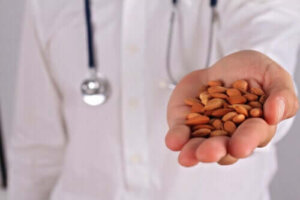 Laetrile eller Amygdalin: bruk, egenskaper og risiko