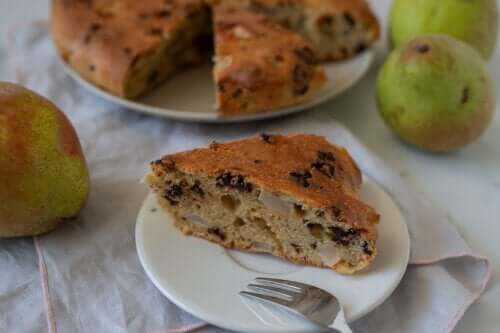 En trinnvis oppskrift på pæresvampekake