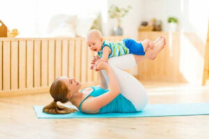 Postpartum yoga for nybegynnere
