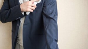 Hvordan vaske en herredress hjemme?