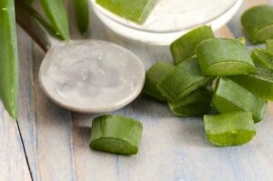 Hvordan lage naturlig såpe med aloe vera og honning