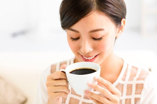 Visste du at hjernen din elsker kaffe? Det hjelper den med å holde seg ung!