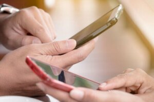 Topp 10 mobiltelefoner som sender ut mest stråling