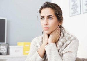 7 naturlige remedier for å lindre akutt afoni