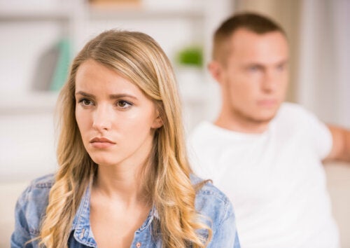 Hva du bør gjøre når partneren din blir sint og ikke vil snakke med deg