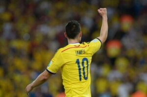 Den rettidige reaksjonen til James Rodriguez redder en fotballspillers liv