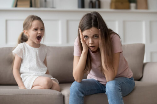 Barn som er uenig med moren sin