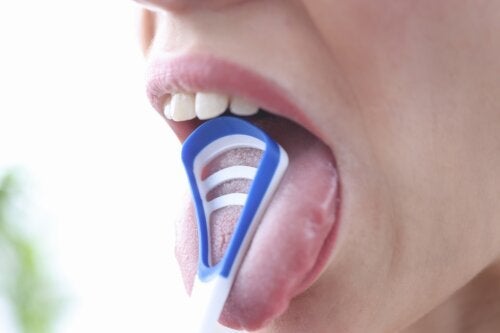 Er det helsemessige fordeler med tungeskraping?