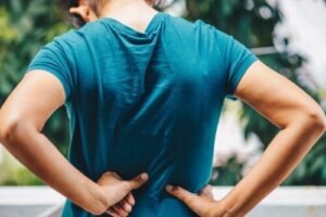 Hvorfor får vi ryggsmerter?