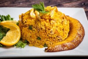 Colombiansk ris med kylling: En sunn, velsmakende og økonomisk oppskrift