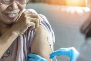Studier viser effekten av vaksinen mot lungebetennelse hos eldre voksne